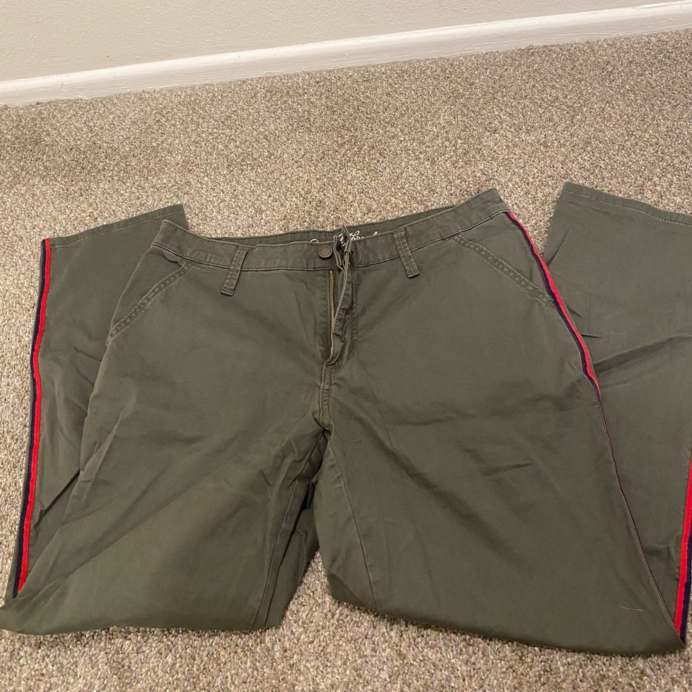 Universal Thread mid rise Girlfriend crop pants size 12